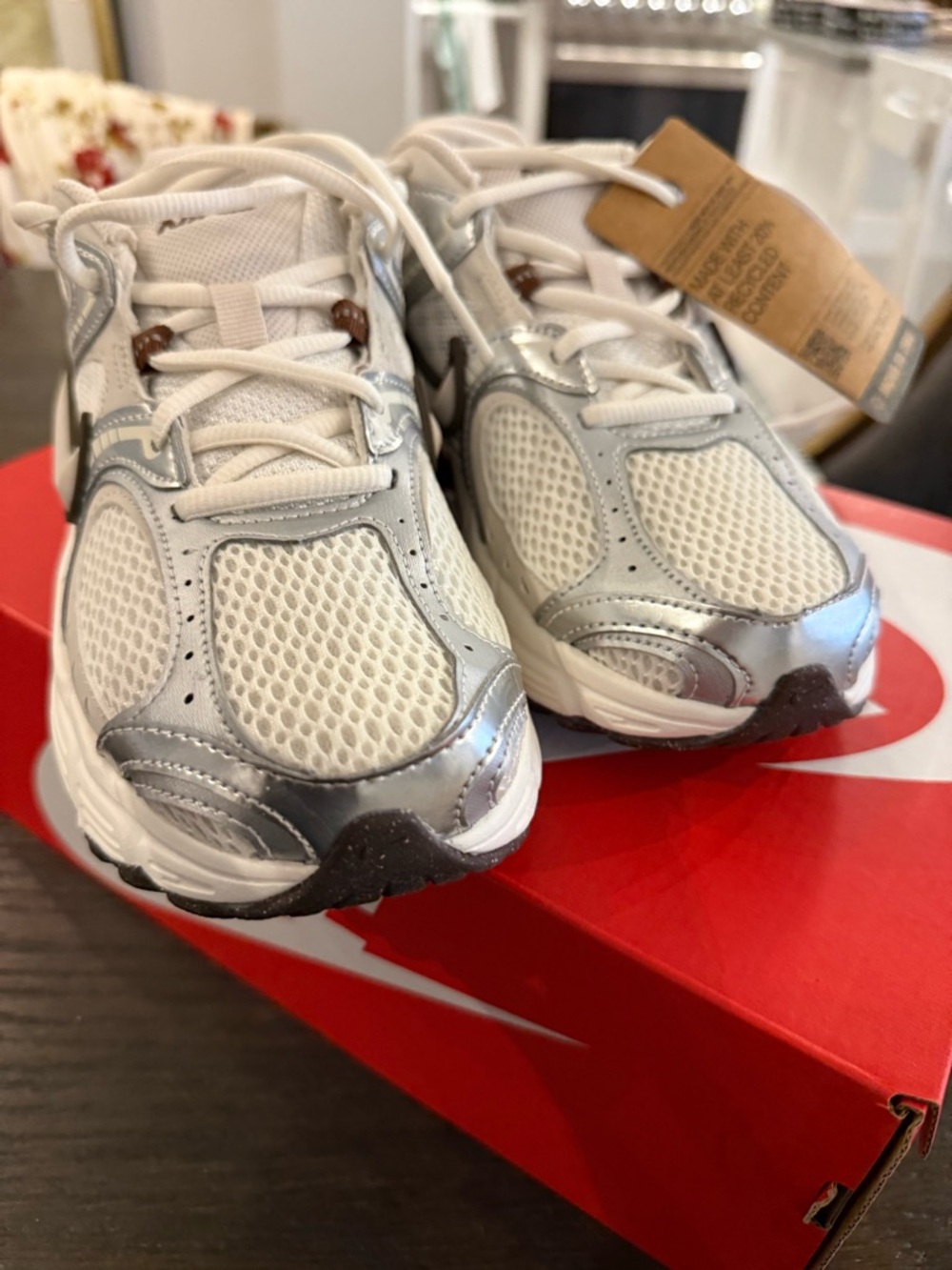 Nike Women’s v5 RNR sneakers - Picture 4 of 6